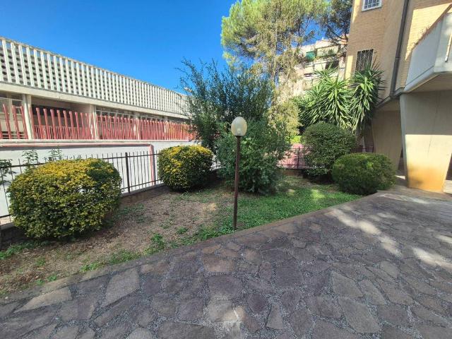 Appartamento in vendita a Roma RM