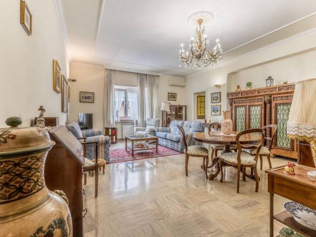 Appartamento in vendita a Roma RM