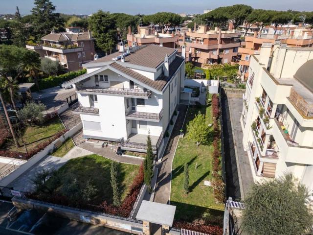 Appartamento in vendita a Roma RM