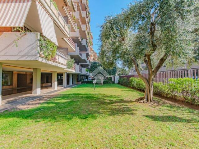 Appartamento in vendita a Roma RM