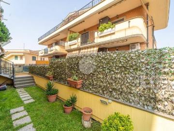 Appartamento in vendita a Roma RM
