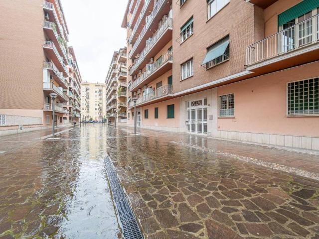 Appartamento in vendita a Roma RM