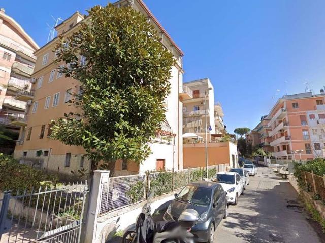Appartamento in vendita a Roma RM