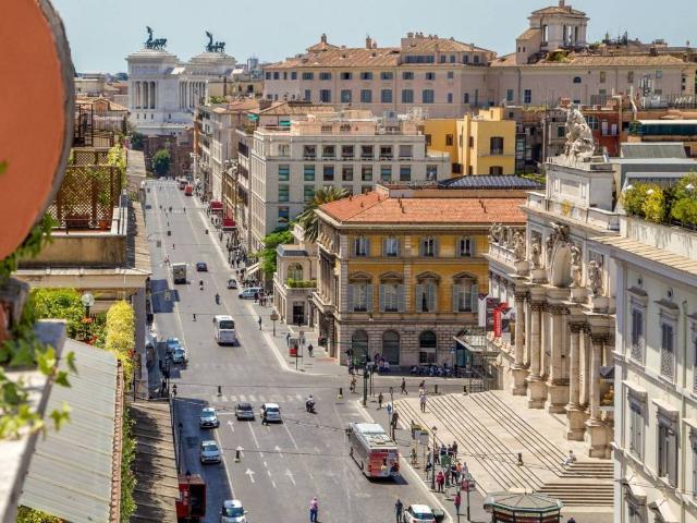 Appartamento in vendita a Roma RM