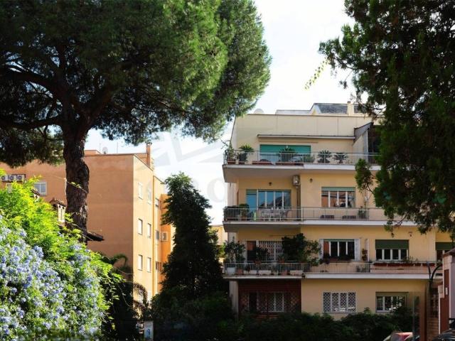 Appartamento in vendita a Roma RM