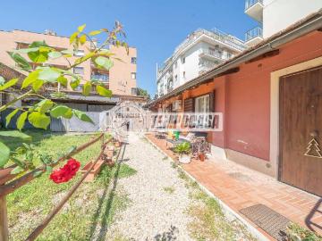 Appartamento in vendita a Roma RM