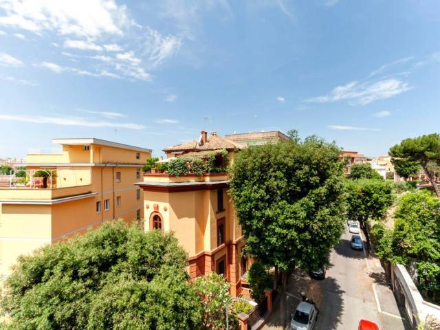 Appartamento in vendita a Roma RM