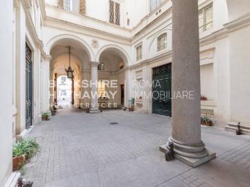 Appartamento in vendita a Roma RM