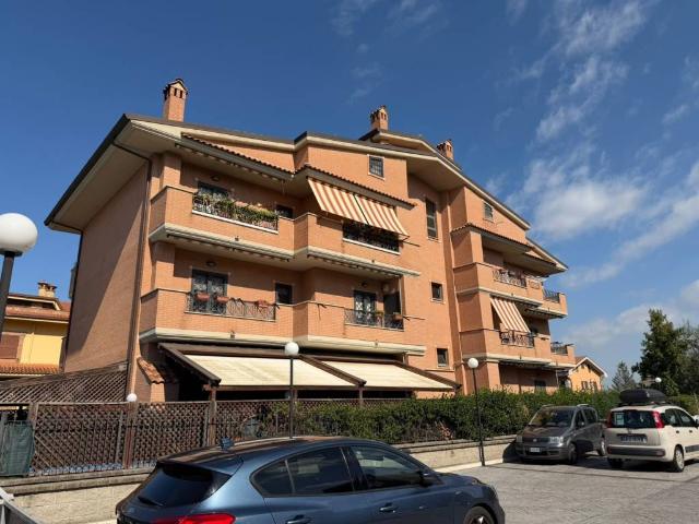Appartamento in vendita a Roma RM