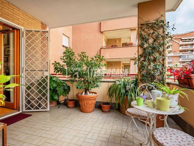 Appartamento in vendita a Roma RM