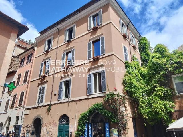 Appartamento in vendita a Roma RM