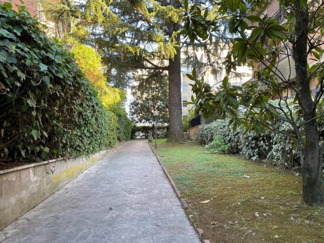 Appartamento in vendita a Roma RM