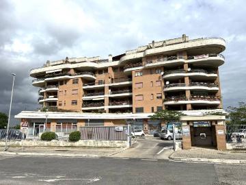 Appartamento in vendita a Roma RM