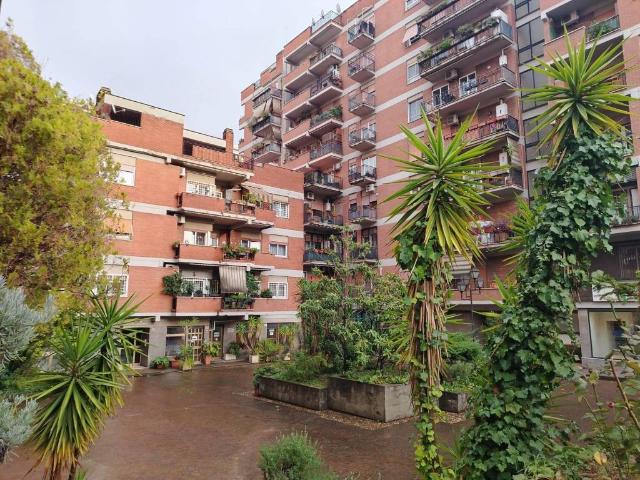 Appartamento in vendita a Roma RM