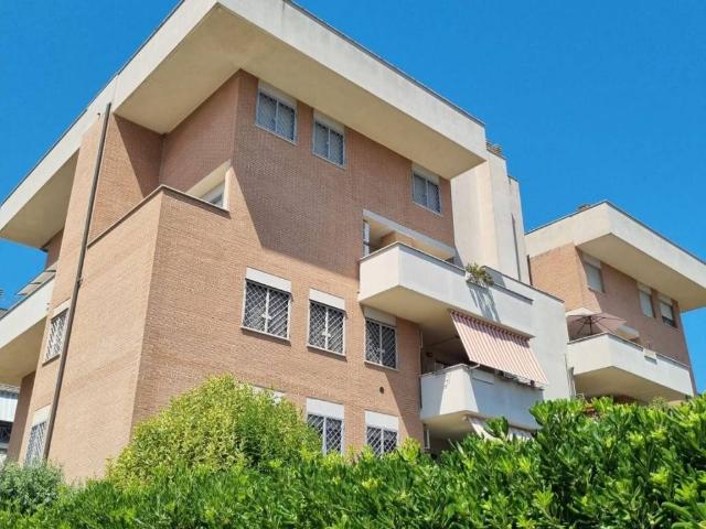 Appartamento in vendita a Roma RM