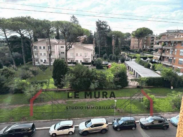 Appartamento in vendita a Roma RM