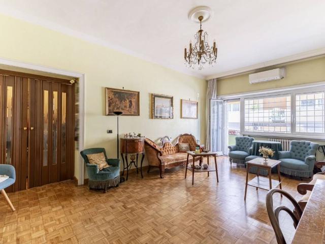 Appartamento in vendita a Roma RM