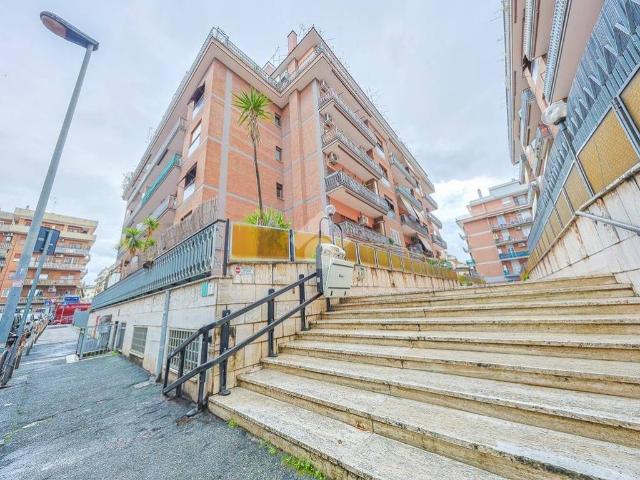 Appartamento in vendita a Roma RM