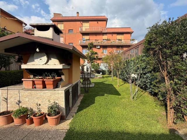 Appartamento in vendita a Roma RM