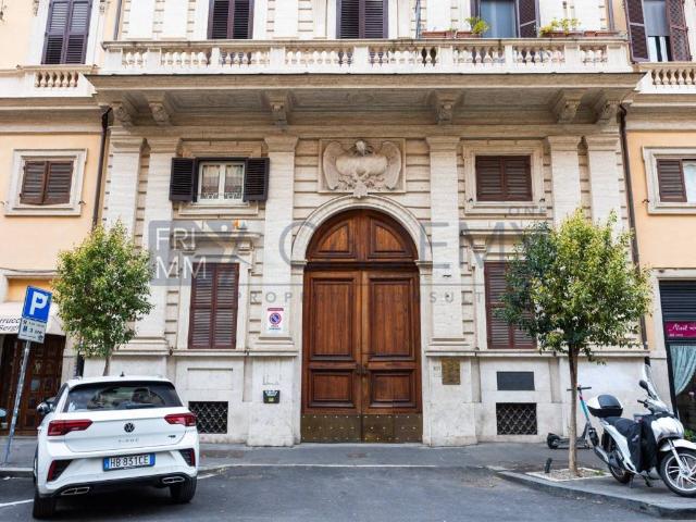 Appartamento in vendita a Roma RM