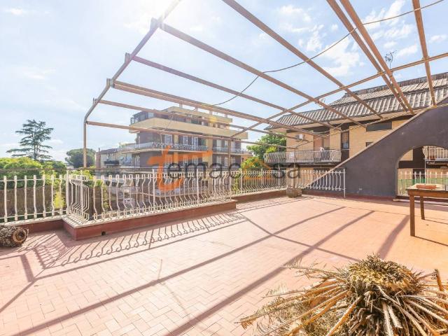 Appartamento in vendita a Roma RM