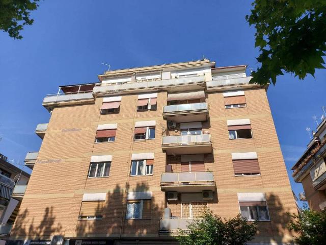 Appartamento in vendita a Roma RM