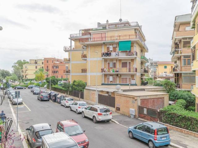 Appartamento in vendita a Roma RM