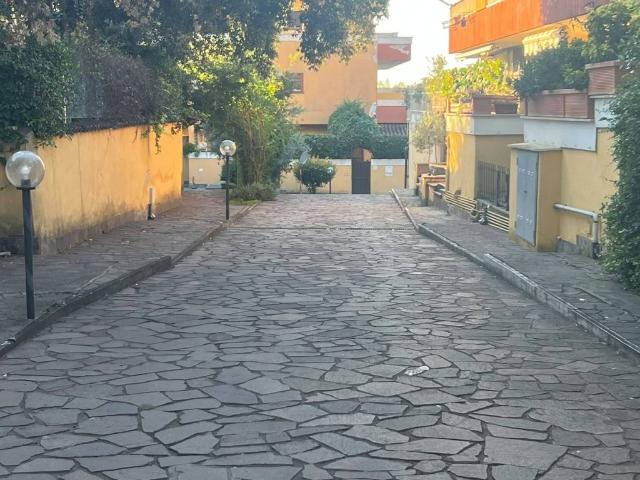 Appartamento in vendita a Roma RM