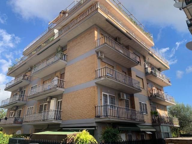 Appartamento in vendita a Roma RM