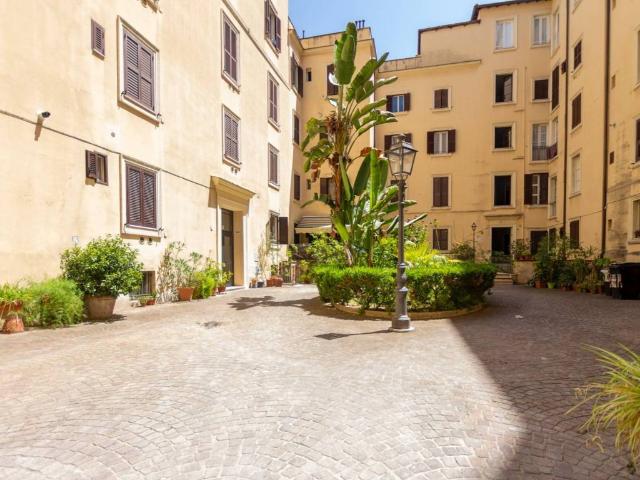 Appartamento in vendita a Roma RM