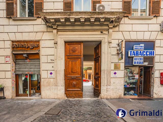 Appartamento in vendita a Roma RM