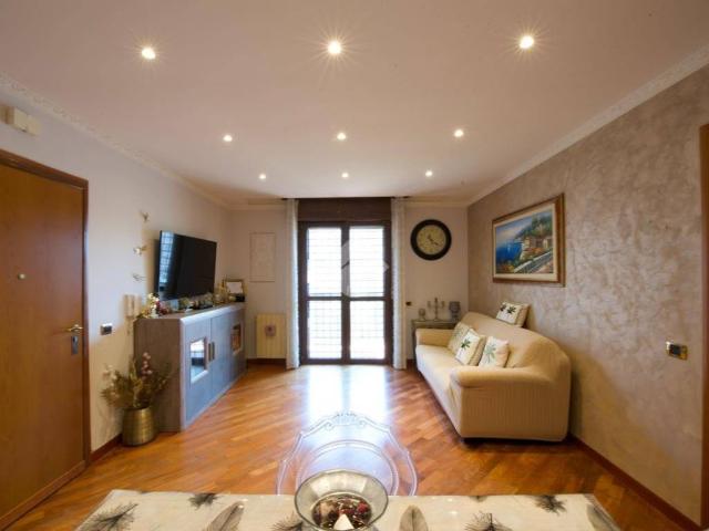 Appartamento in vendita a Roma RM