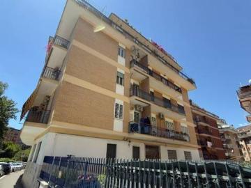 Appartamento in vendita a Roma RM