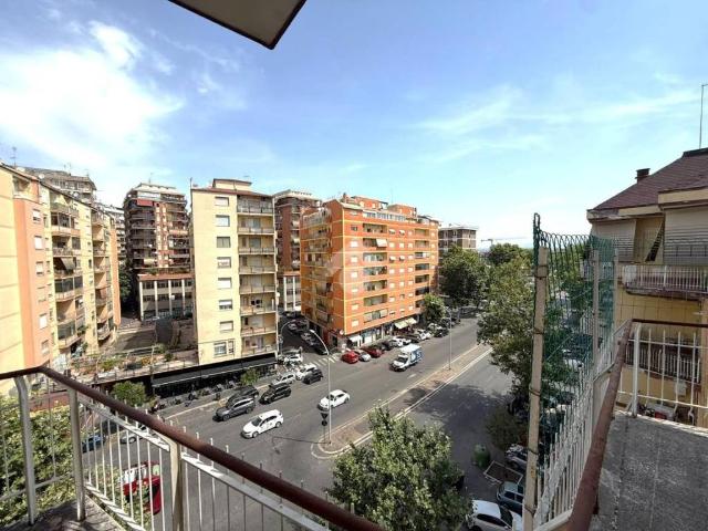 Appartamento in vendita a Roma RM