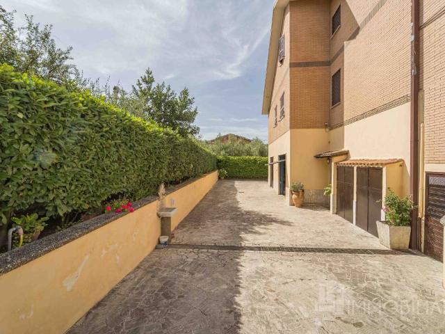 Appartamento in vendita a Roma RM