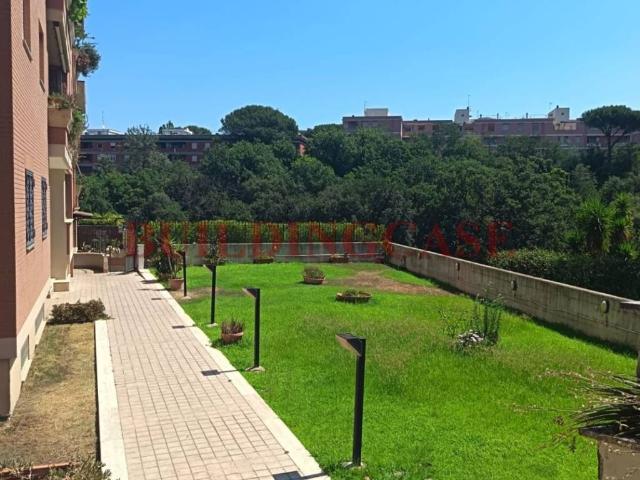Appartamento in vendita a Roma RM