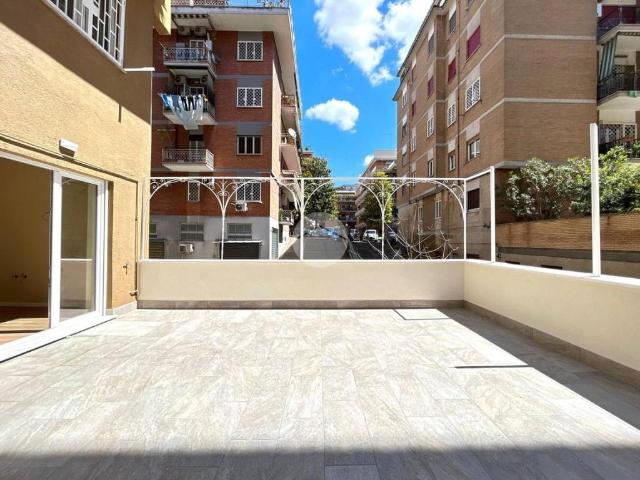 Appartamento in vendita a Roma RM
