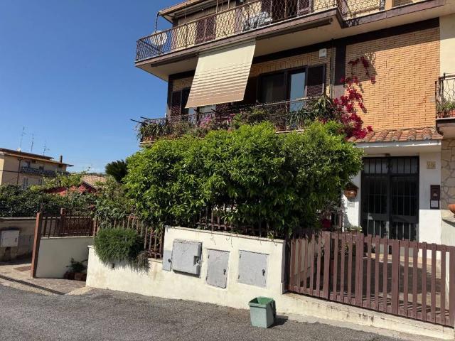Appartamento in vendita a Roma RM