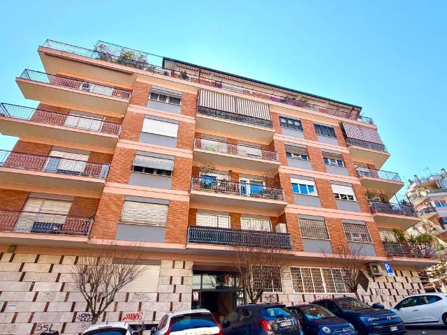 Appartamento in vendita a Roma RM