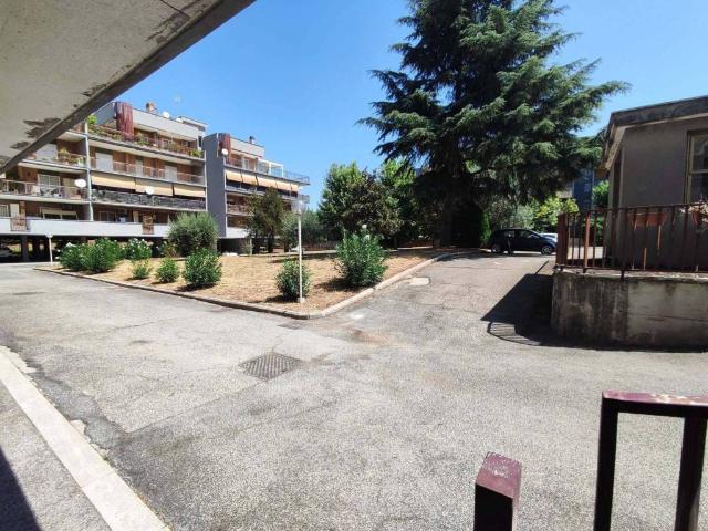 Appartamento in vendita a Roma RM