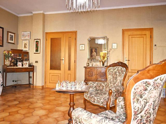 Appartamento in vendita a Roma RM