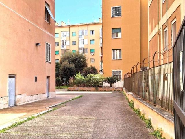 Appartamento in vendita a Roma RM