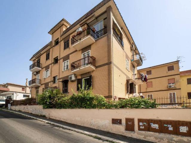 Appartamento in vendita a Roma RM