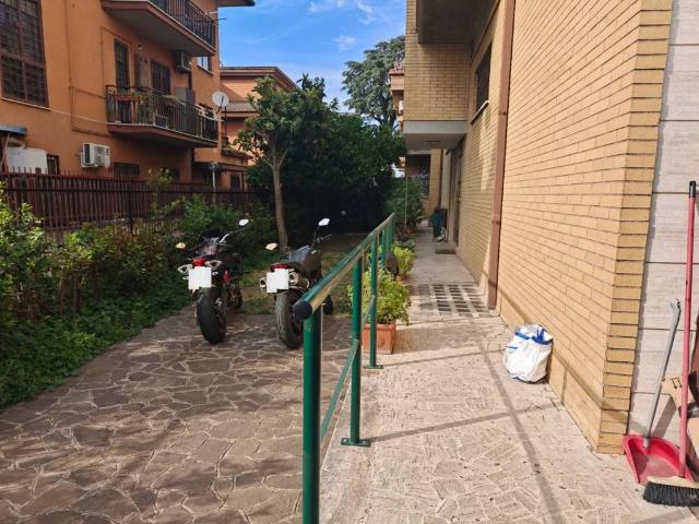 Appartamento in vendita a Roma RM