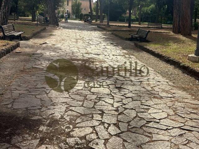 Appartamento in vendita a Roma RM