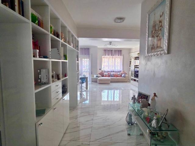 Appartamento in vendita a Roma RM
