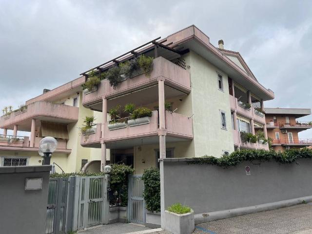 Appartamento in vendita a Roma RM