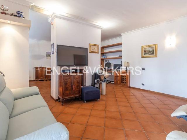 Appartamento in vendita a Roma RM