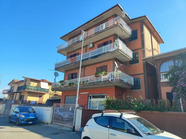 Appartamento in vendita a Roma RM