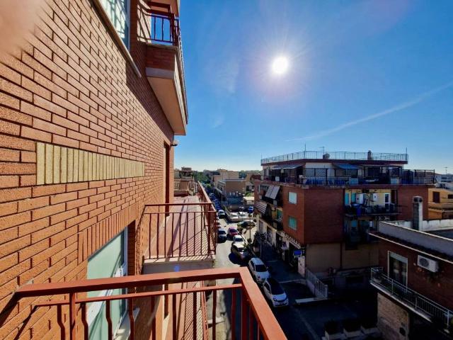 Appartamento in vendita a Roma RM